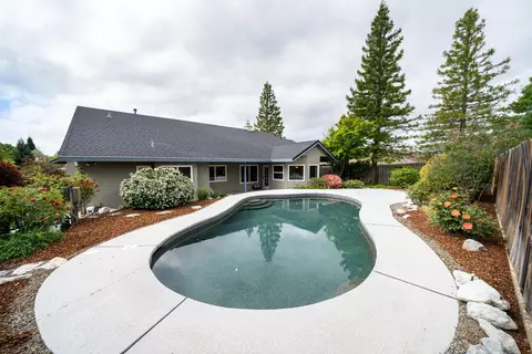 2335 Hope Ln, Redding, CA 96003 photo 16