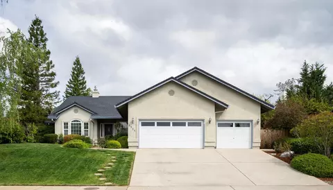2335 Hope Ln, Redding, CA 96003 photo 2