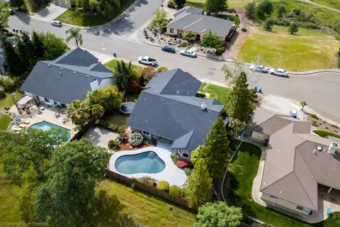 2335 Hope Ln, Redding, CA 96003 photo 3