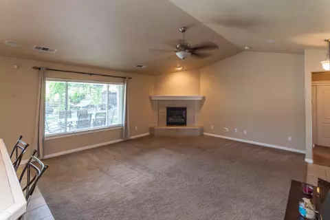 2773 Garnet Ct, Redding, CA 96001 photo 6