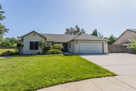 2773 Garnet Ct, Redding, CA 96001 photo 3