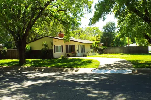 2154 Paris Ave, Redding, CA 96001 photo 1