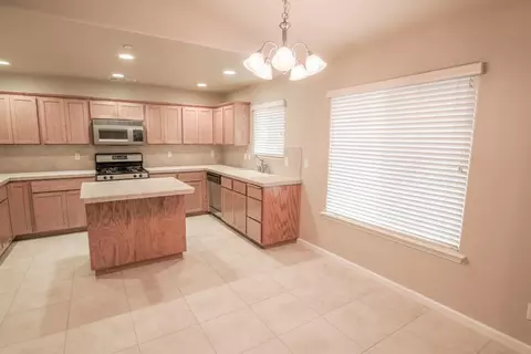 644 Valleybrook Dr, Redding, CA 96003 photo 4