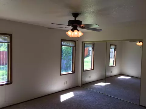 2105 Jessica Way, Redding, CA 96002 photo 3
