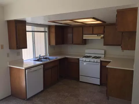 2105 Jessica Way, Redding, CA 96002 photo 5