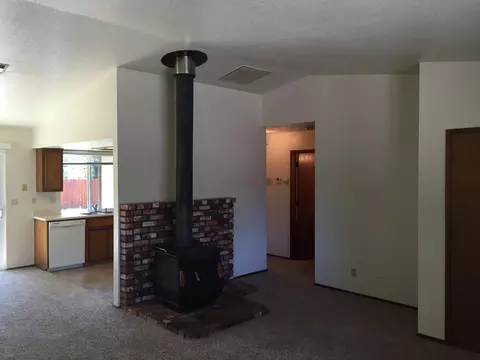 2105 Jessica Way, Redding, CA 96002 photo 6