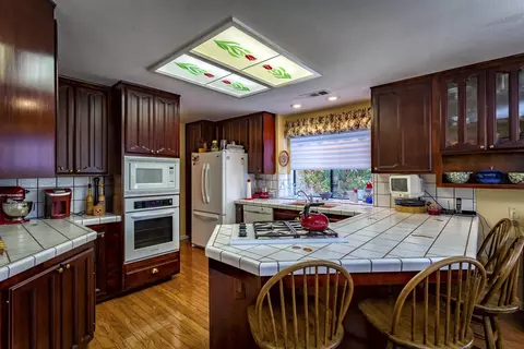 244 Vintage Path, Redding, CA 96003 photo 4