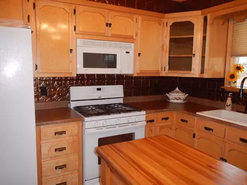 20592 Hudson St, Burney, CA 96013 photo 5