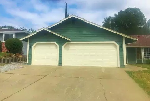 4484 Moyvane Dr, Redding, CA 96001 photo 2