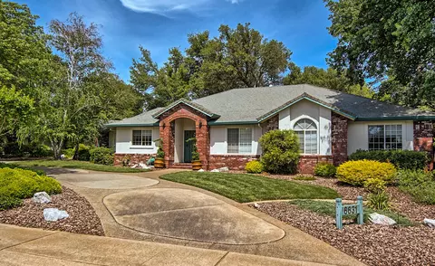 6631 Riata Dr, Redding, CA 96002 photo 2