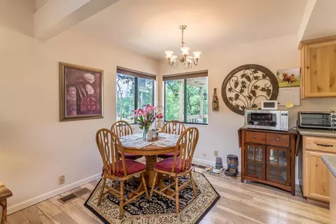 21019 Red Hawk Ln, Redding, CA 96003 photo 9