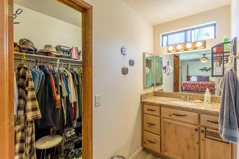 21019 Red Hawk Ln, Redding, CA 96003 photo 13