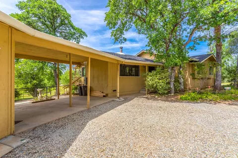 21019 Red Hawk Ln, Redding, CA 96003 photo 2