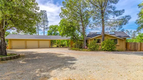 21019 Red Hawk Ln, Redding, CA 96003 photo 1