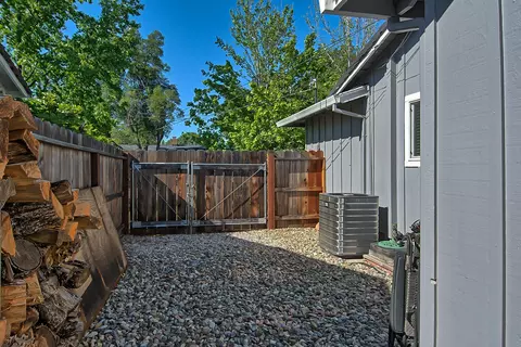 577 Rafael St, Redding, CA 96002 photo 36