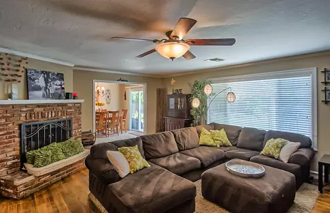 577 Rafael St, Redding, CA 96002 photo 8