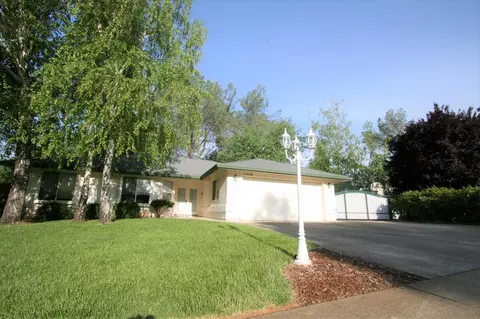 11446 Wales Dr, Redding, CA 96003 photo 1