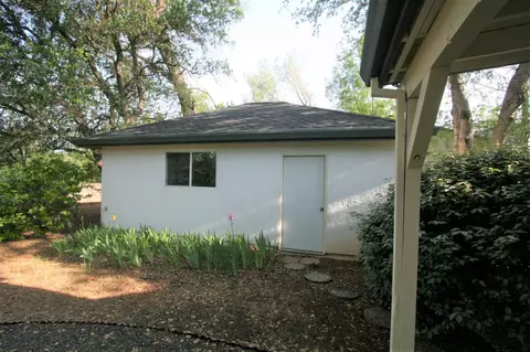 11446 Wales Dr, Redding, CA 96003 photo 5