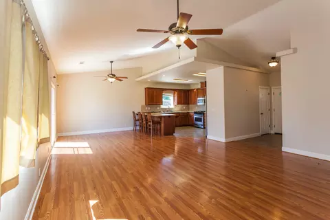 4925 Cedars Rd, Redding, CA 96001 photo 3