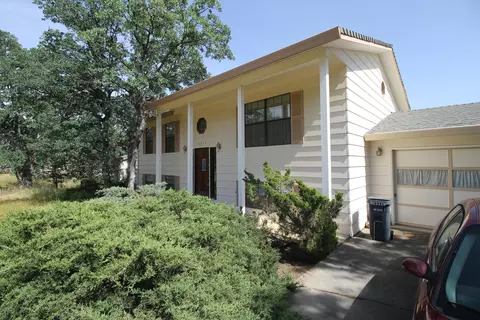 18633 Stallion Dr, Red Bluff, CA 96080 photo 2