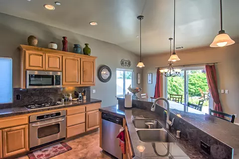 2155 Terra Nova Dr, Redding, CA 96003 photo 18