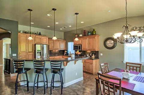 2155 Terra Nova Dr, Redding, CA 96003 photo 2