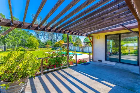 2884 Howard Dr, Redding, CA 96001 photo 31