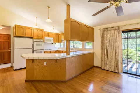 2884 Howard Dr, Redding, CA 96001 photo 14