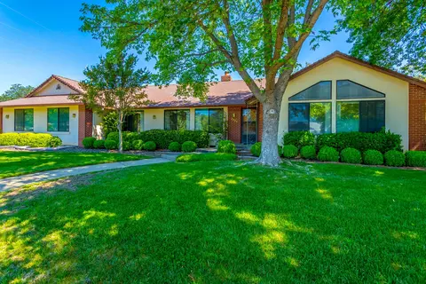 2884 Howard Dr, Redding, CA 96001 photo 1