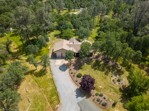 20211 Los Palos Dr, Redding, CA 96003 photo 60