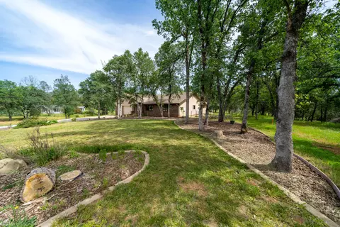 20211 Los Palos Dr, Redding, CA 96003 photo 56