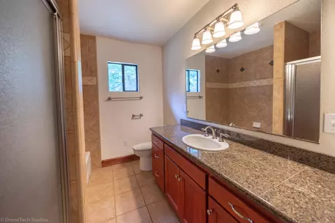 20211 Los Palos Dr, Redding, CA 96003 photo 22