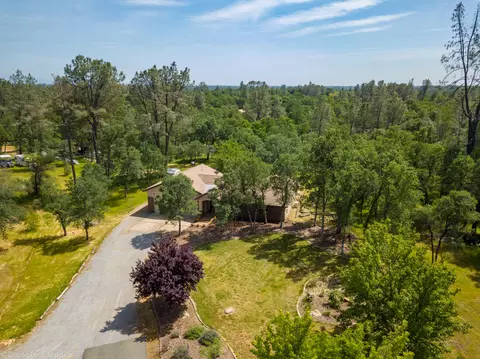 20211 Los Palos Dr, Redding, CA 96003 photo 4