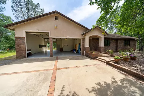 20211 Los Palos Dr, Redding, CA 96003 photo 3