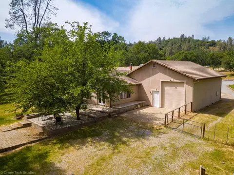 20211 Los Palos Dr, Redding, CA 96003 photo 39