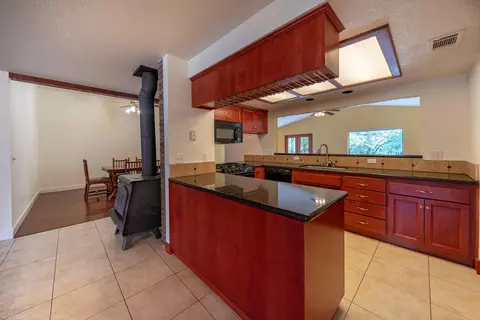 20211 Los Palos Dr, Redding, CA 96003 photo 5