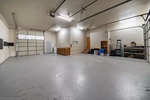 20211 Los Palos Dr, Redding, CA 96003 photo 46