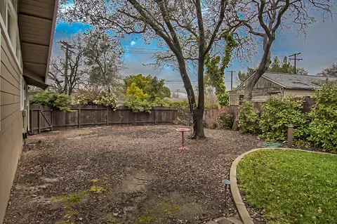 2561 Shasta St, Redding, CA 96001 photo 35