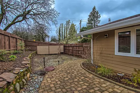 2561 Shasta St, Redding, CA 96001 photo 30