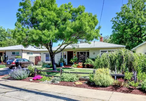 750 Gold St, Redding, CA 96001 photo 1