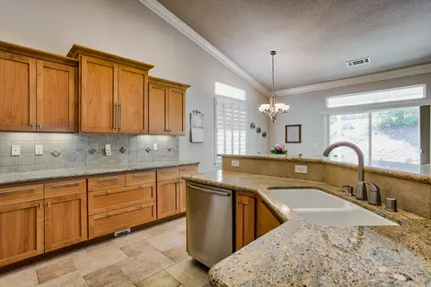 486 River Park Dr, Redding, CA 96003 photo 17