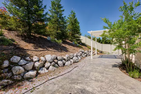 486 River Park Dr, Redding, CA 96003 photo 36
