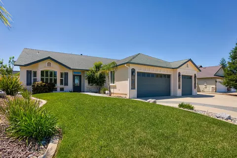 486 River Park Dr, Redding, CA 96003 photo 1