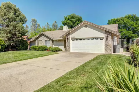 1333 Carla Cir, Redding, CA 96003 photo 3