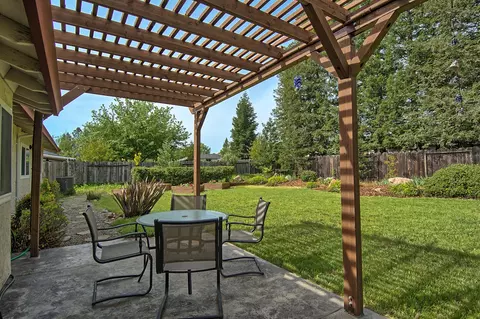 2430 Lake Redding Dr, Redding, CA 96003 photo 39