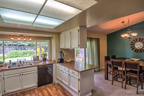 2430 Lake Redding Dr, Redding, CA 96003 photo 17