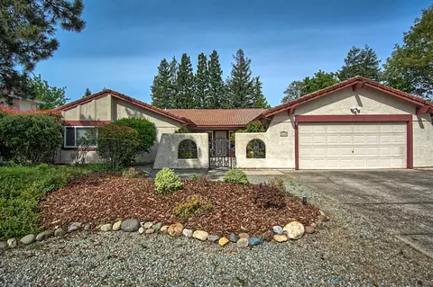 2430 Lake Redding Dr, Redding, CA 96003 photo 1