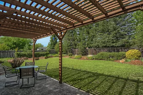 2430 Lake Redding Dr, Redding, CA 96003 photo 33