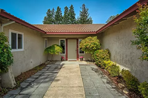 2430 Lake Redding Dr, Redding, CA 96003 photo 3