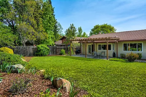 2430 Lake Redding Dr, Redding, CA 96003 photo 41